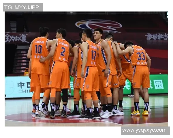 深入分析上海篮球队的运营策略与战术布局探讨