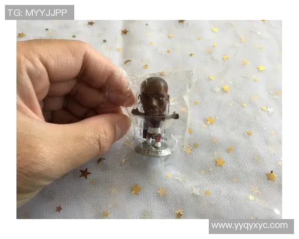 足球明星人物手办精美展示收藏与欣赏的完美结合